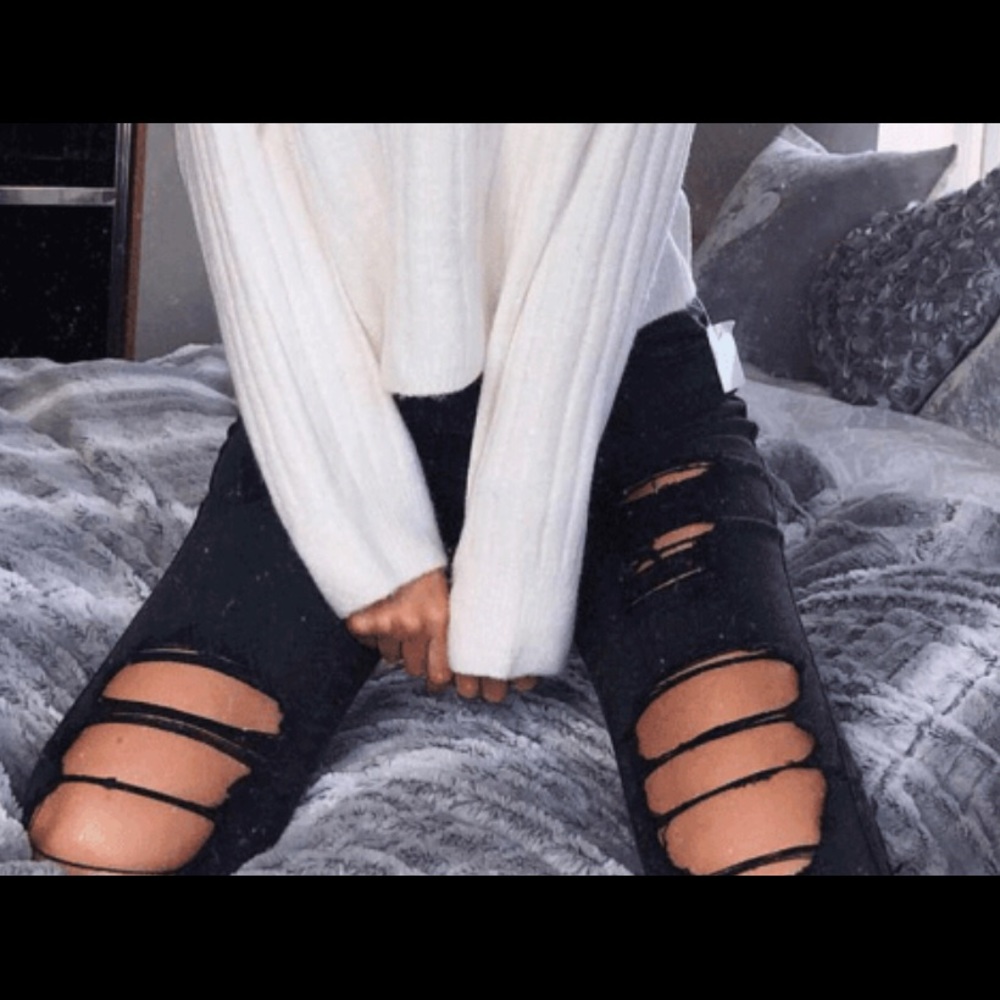Distressed Mid Rise Skinny Jeans - Picture 5 of 6